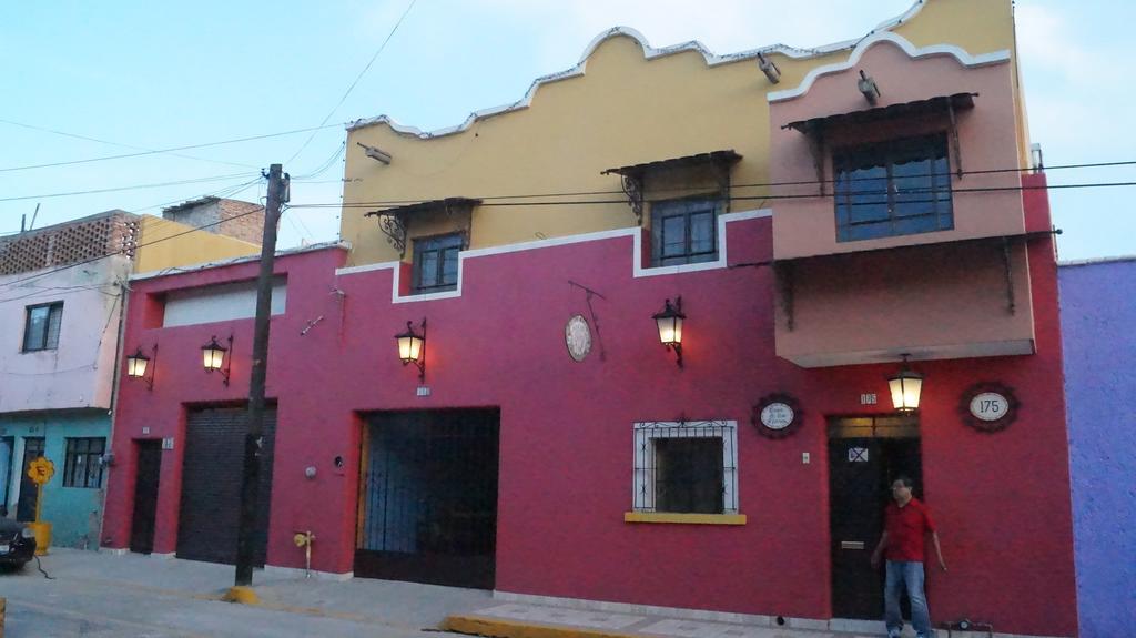 Casa De Las Flores Tlaquepaque Exterior photo
